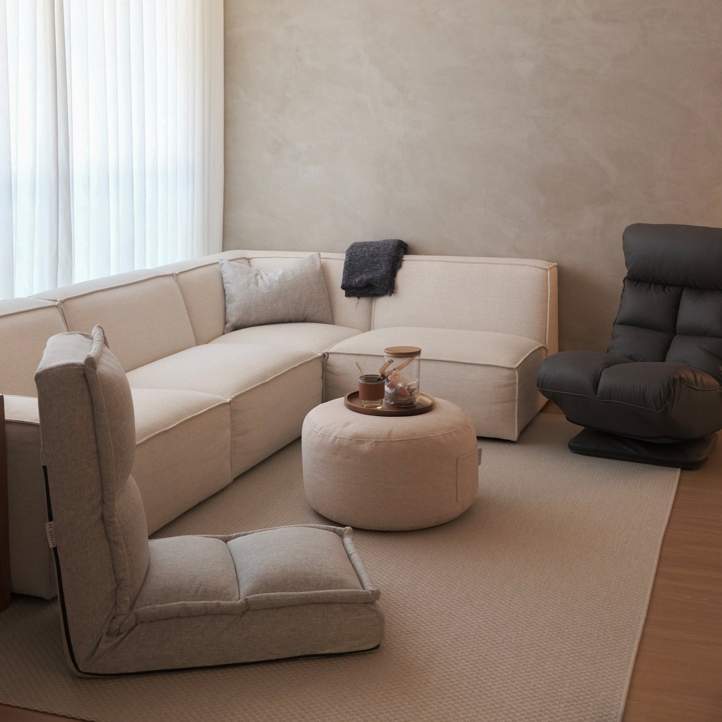 Ojo 360 Armless Swivel Chair