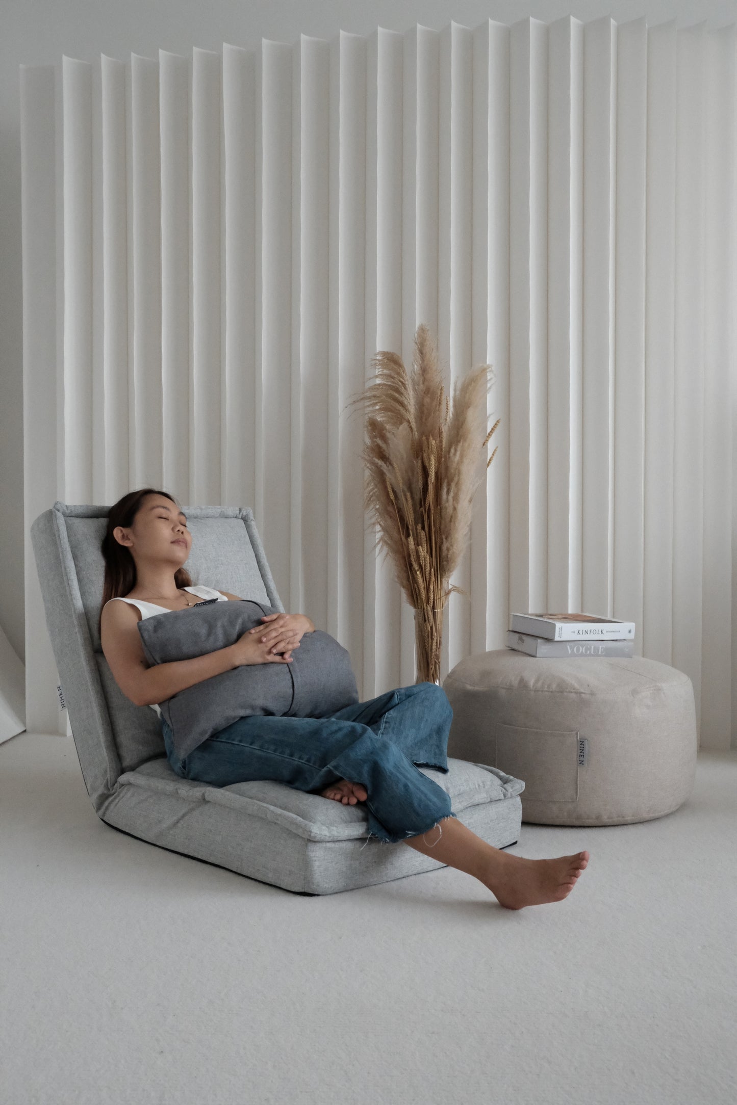 Bundle: 1 Kaiteki in Linen & 1 Kesseki Pouf & 1 Mashurmaro Cushion