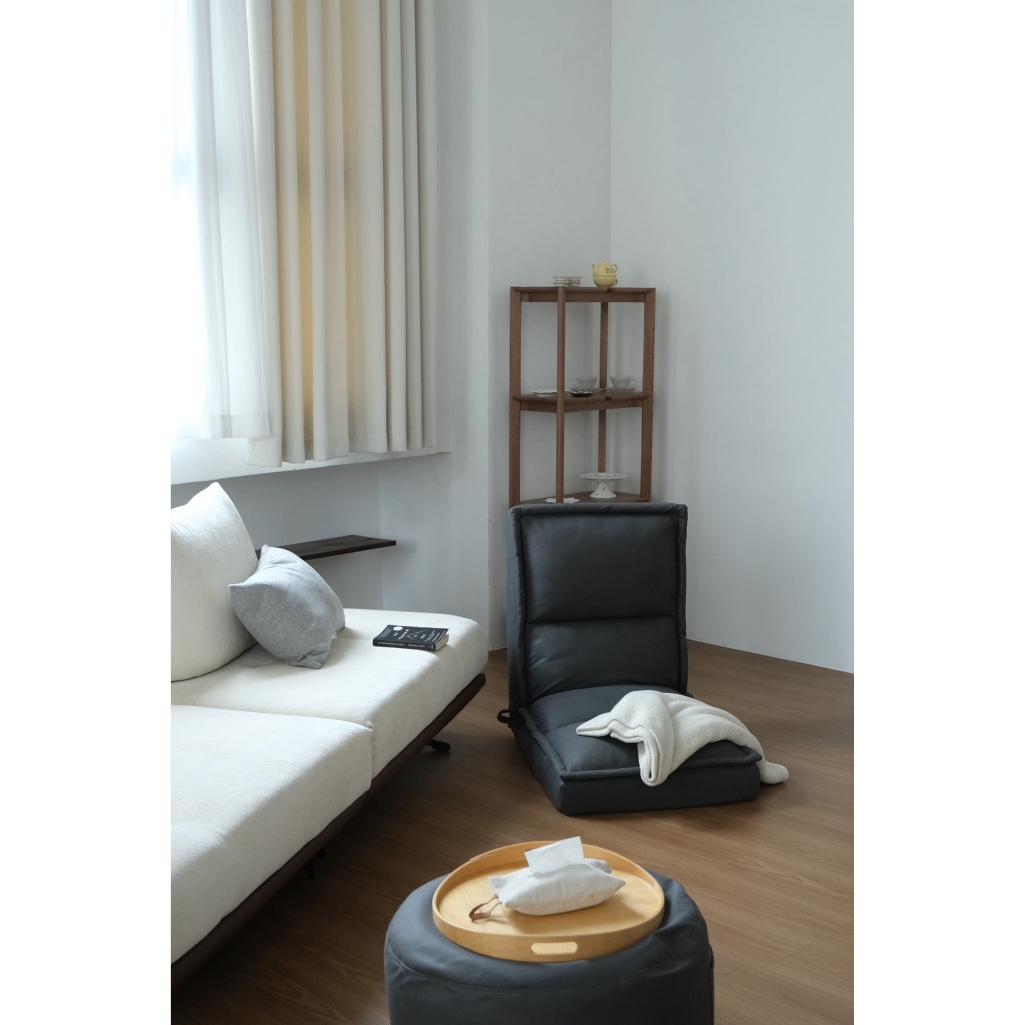 Kaiteki Floor Recliner